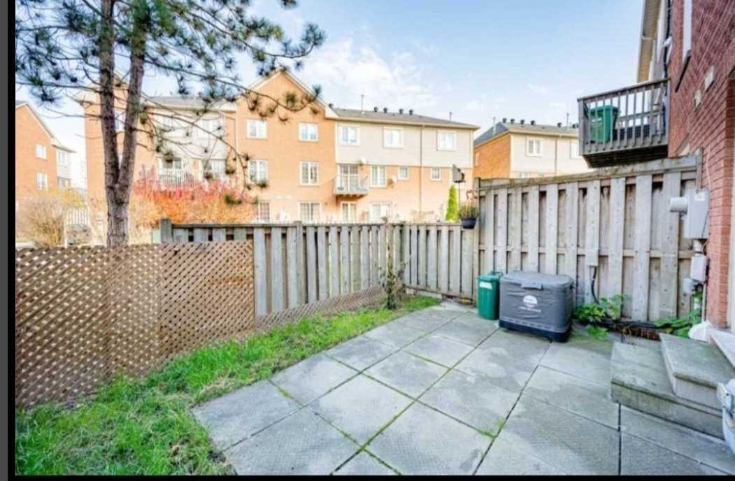 6950 Tenth Line W, #29