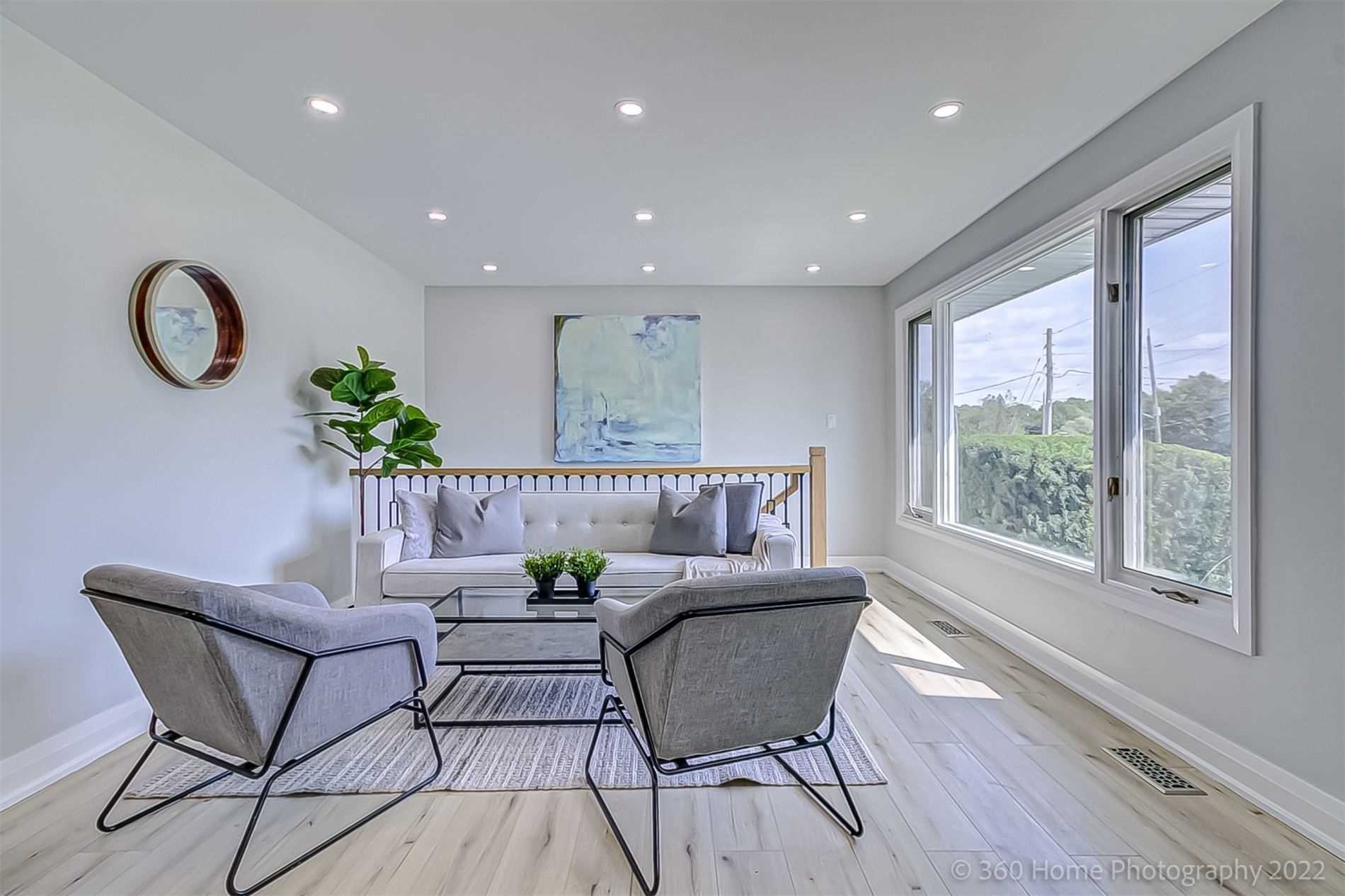 40 Ewing St
