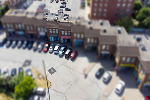 154 Queen St S, Mississauga