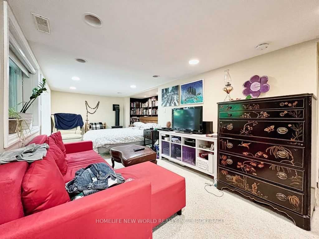 Listing W5800786 - Large Photo # 32