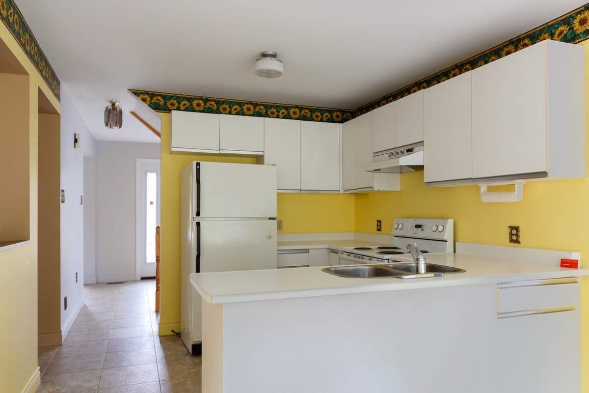 13 Ivan Ave