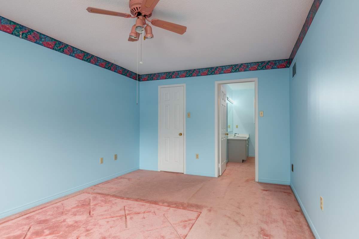 13 Ivan Ave