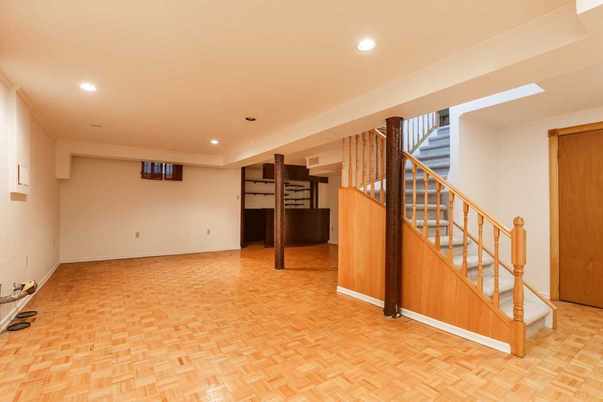 13 Ivan Ave