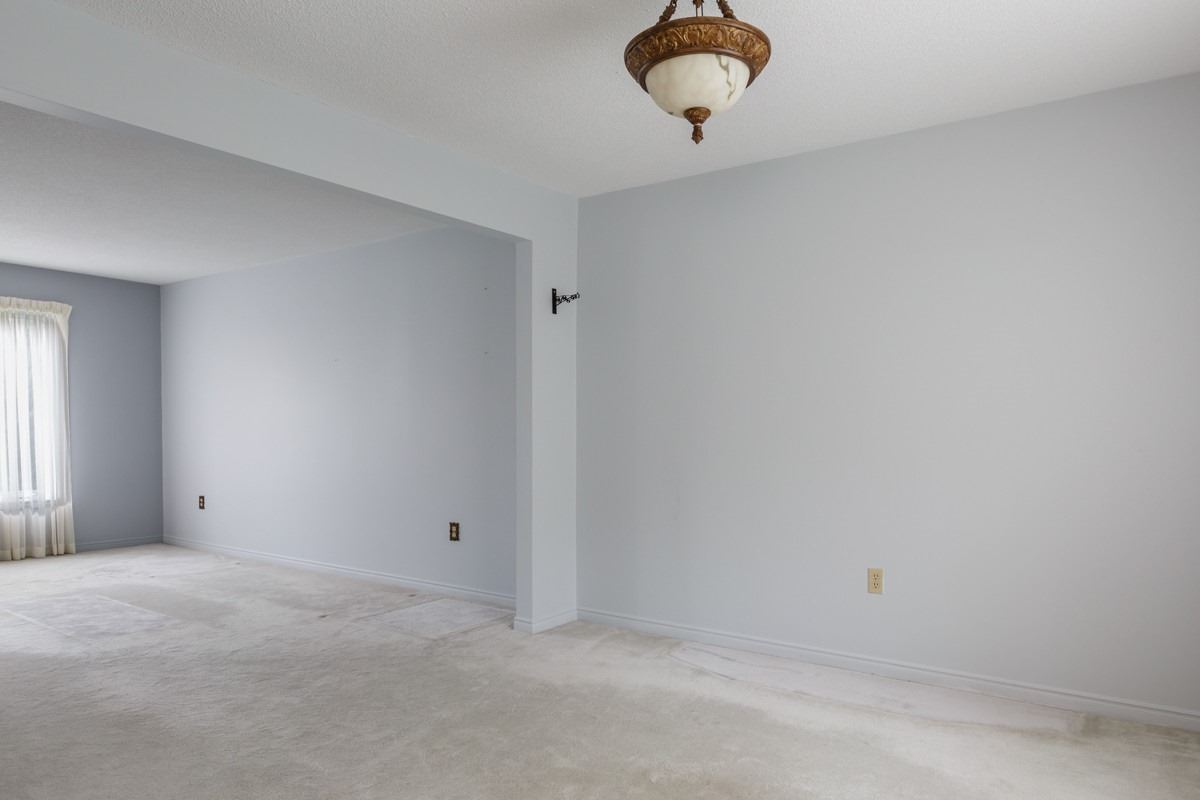 13 Ivan Ave
