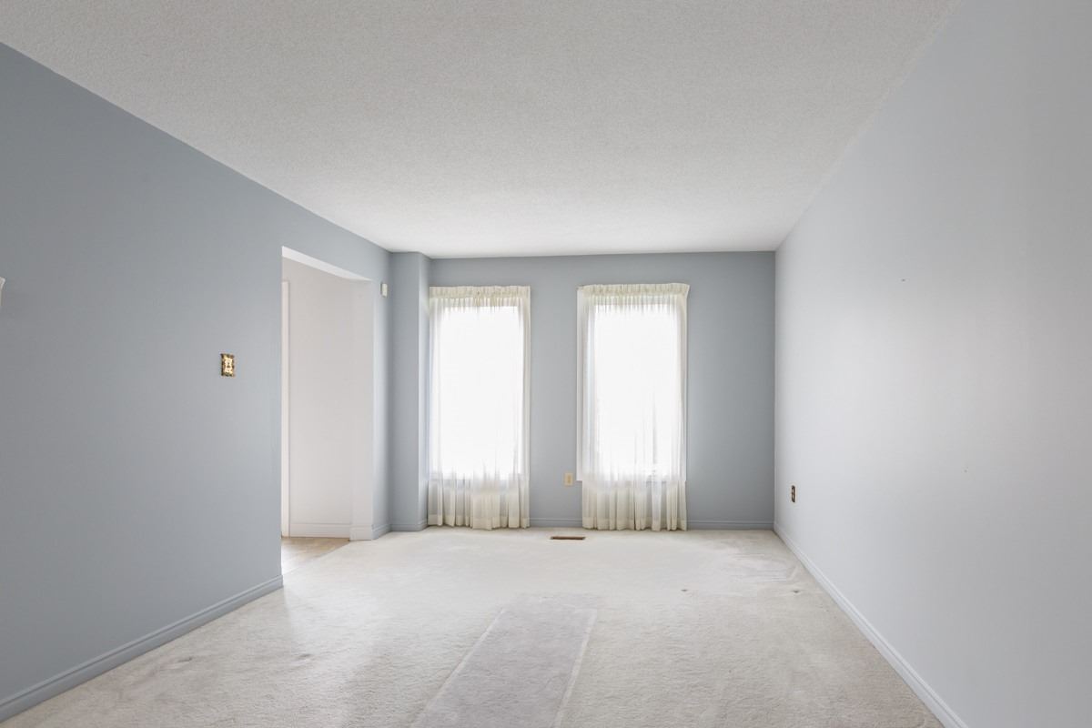 13 Ivan Ave