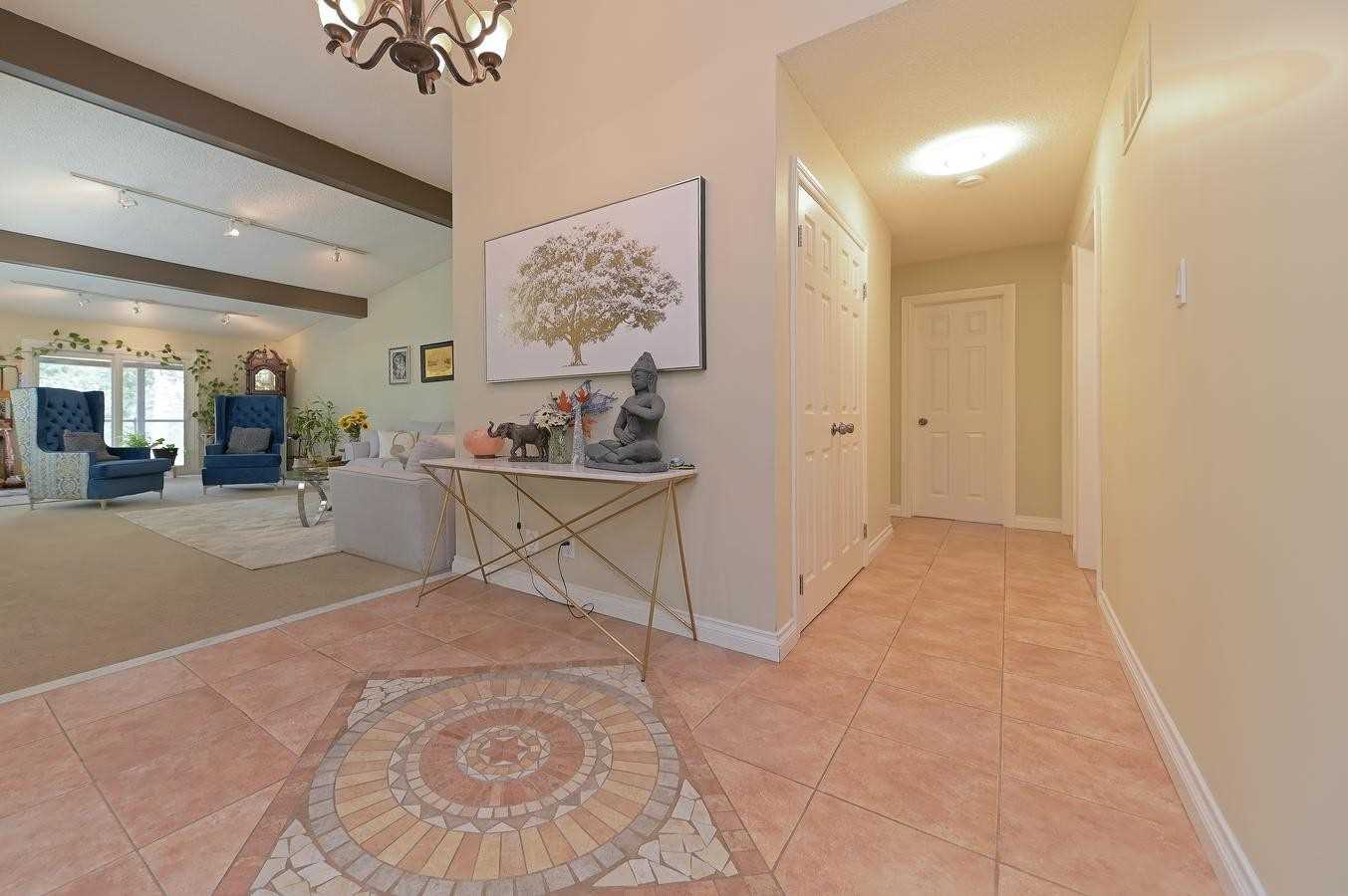 16 Cedar Dr