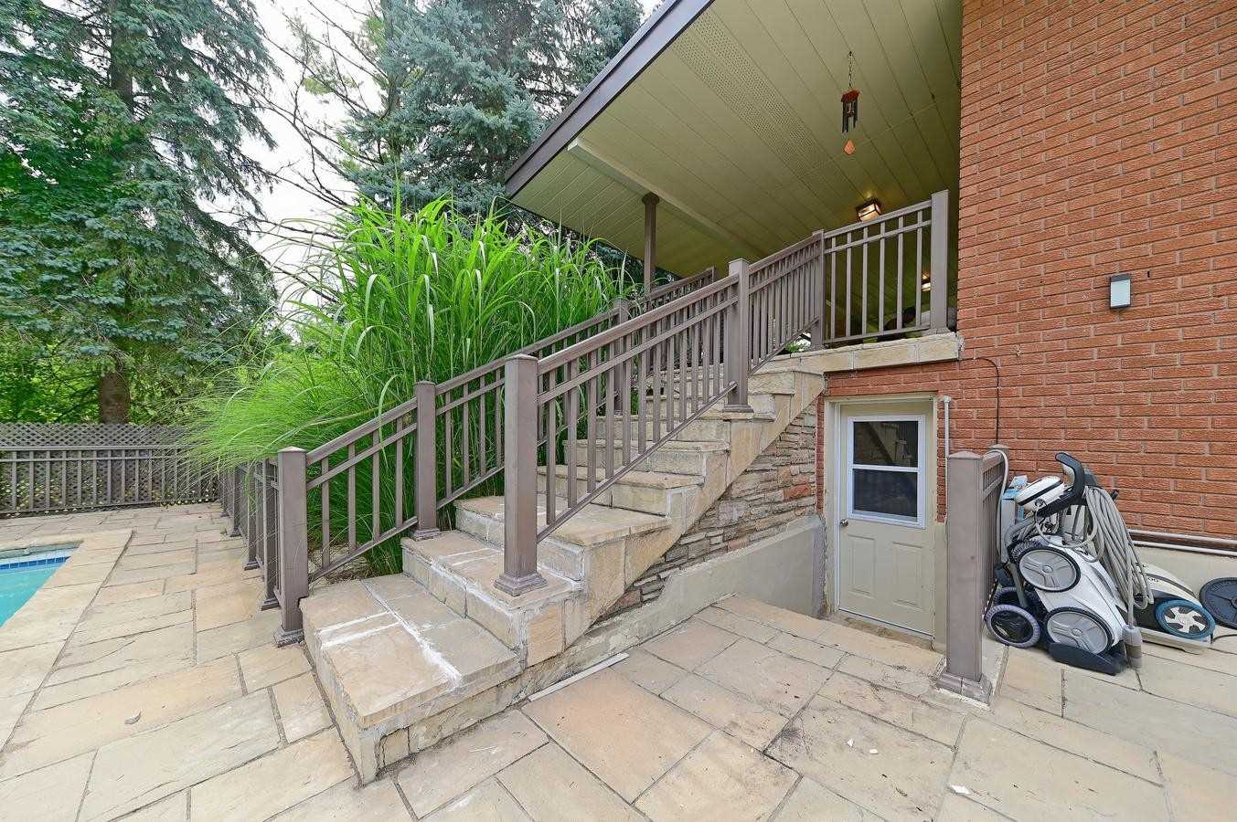 16 Cedar Dr