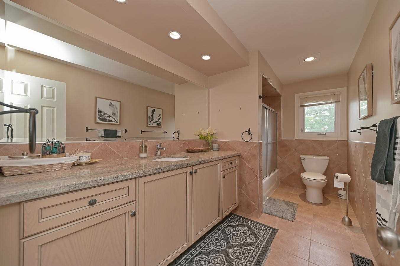 16 Cedar Dr