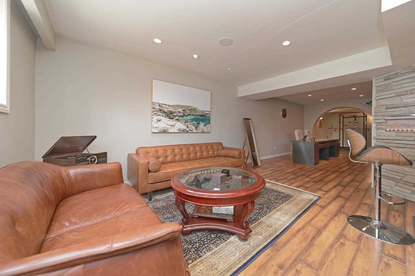 16 Cedar Dr