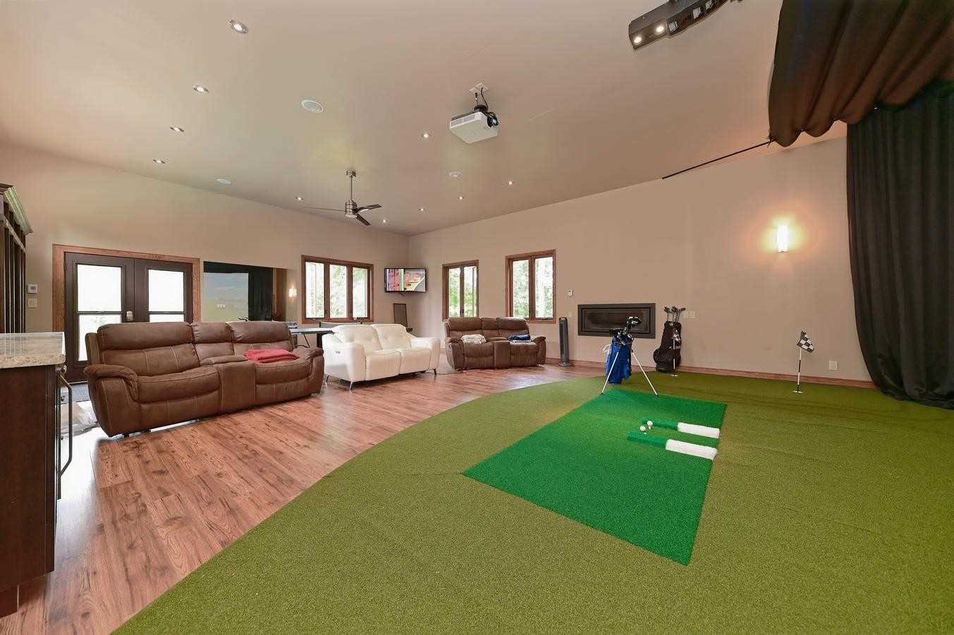 16 Cedar Dr
