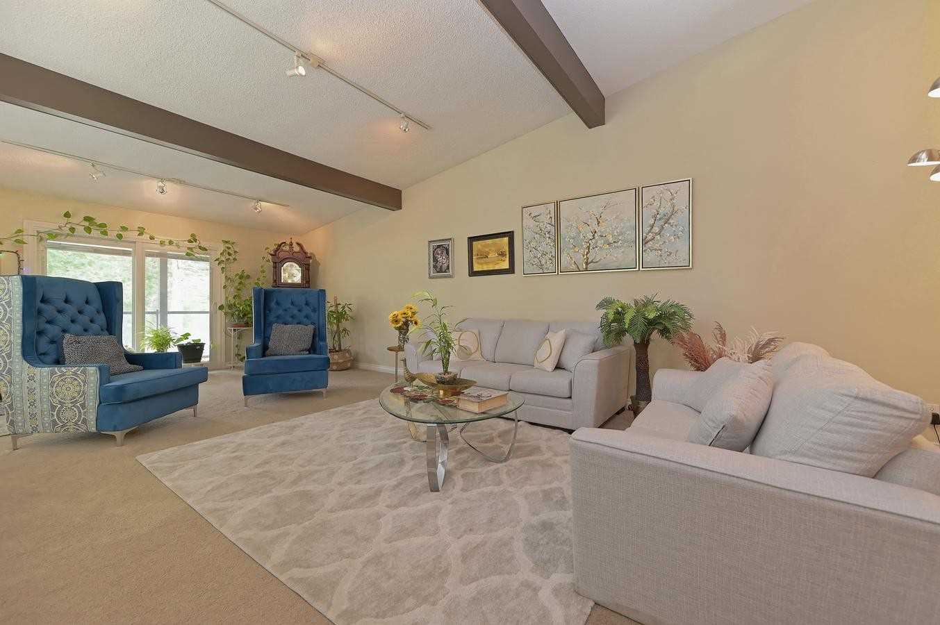 16 Cedar Dr