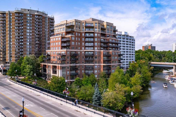 111 Forsythe St, Oakville