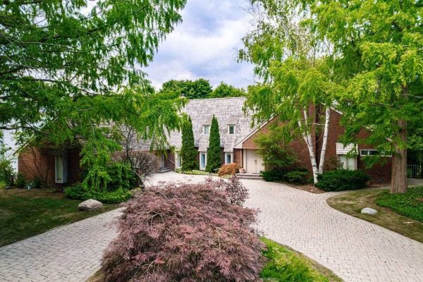 505 Comanche Rd, Mississauga