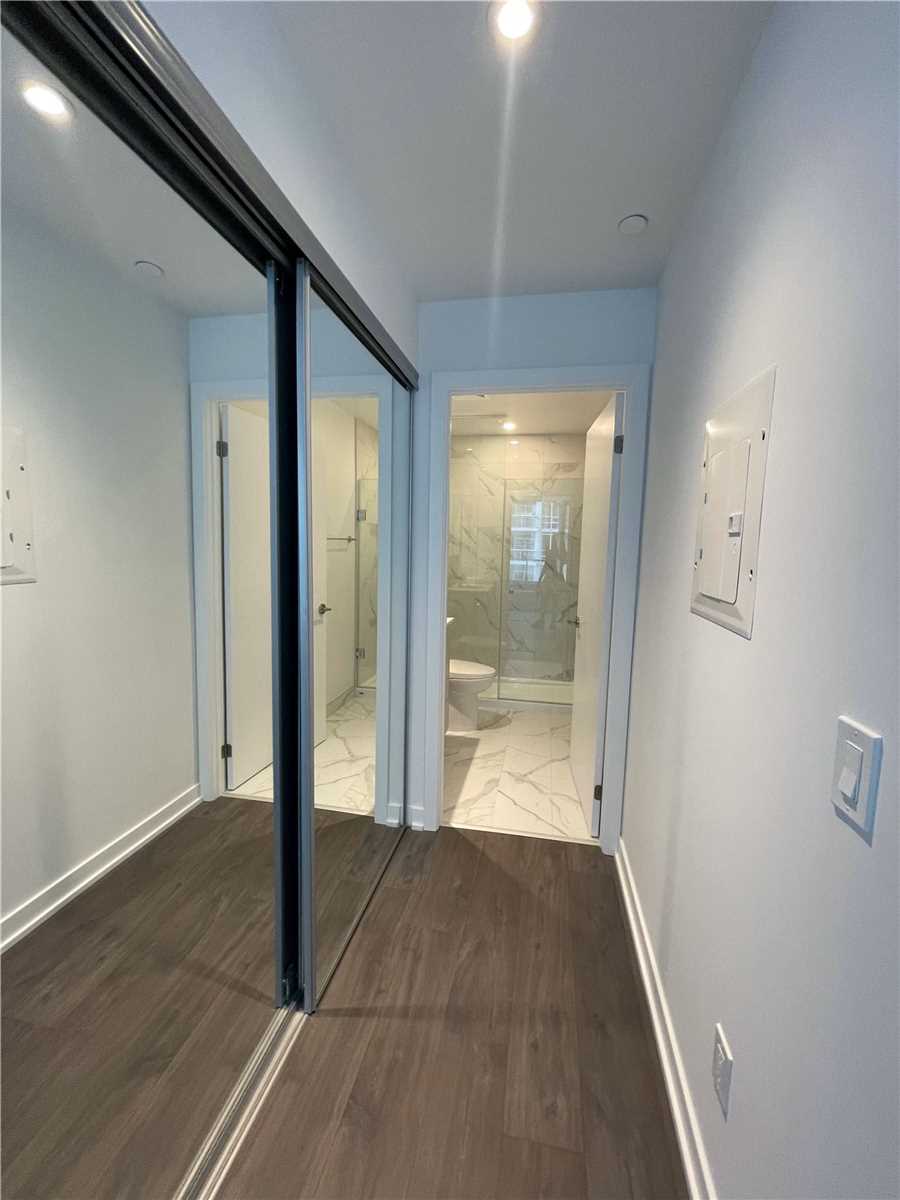 1926 Lakeshore Blvd W, #1705