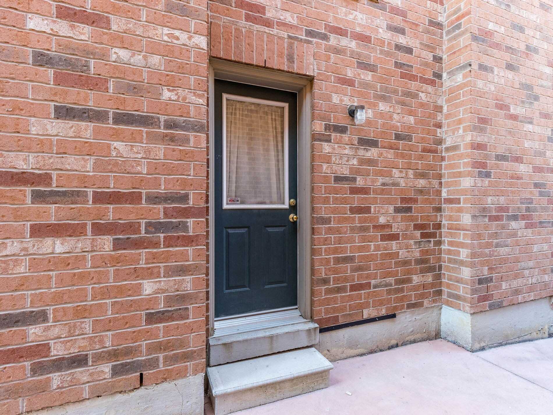 13 Cloverlawn Street
