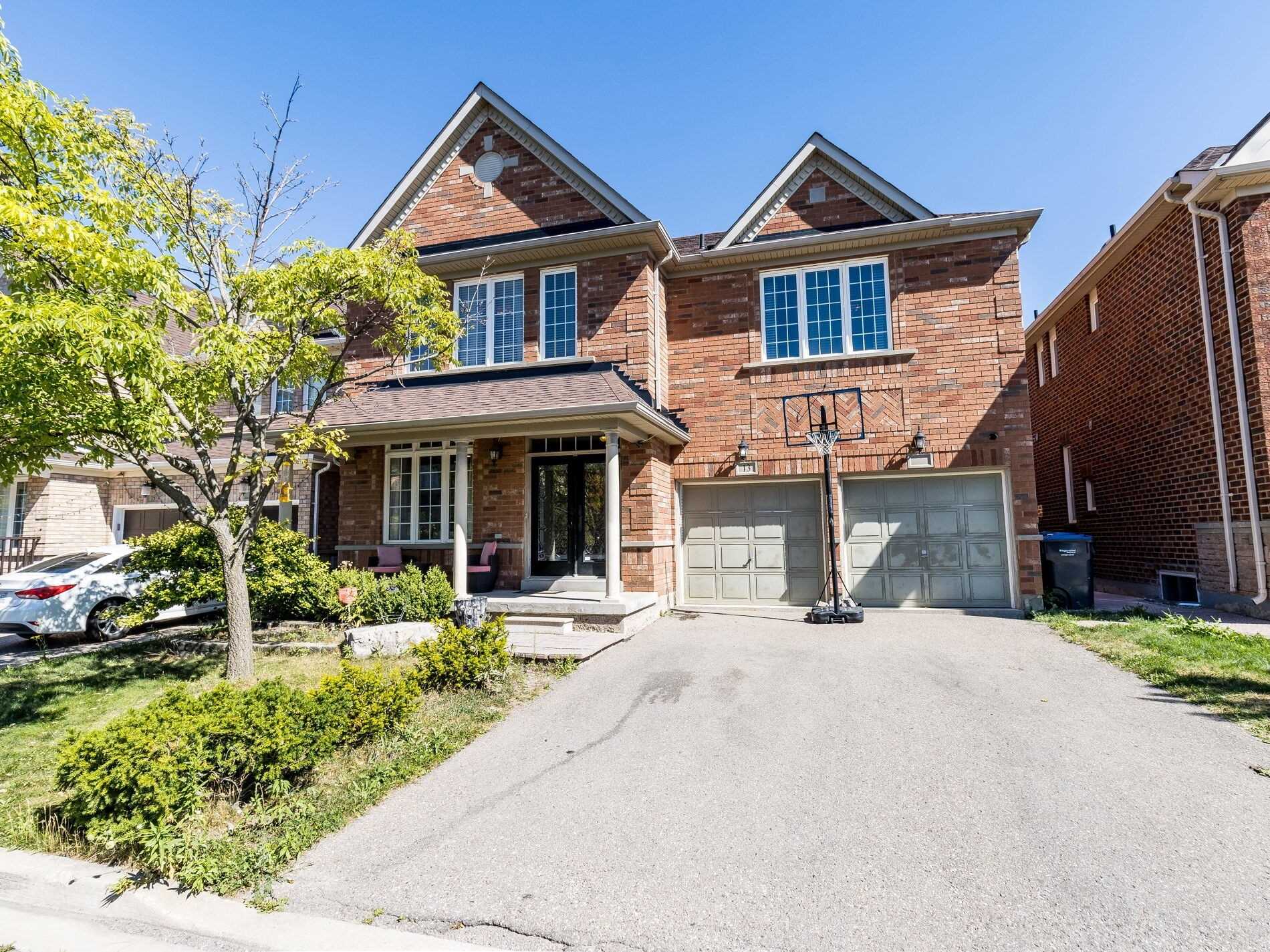 13 Cloverlawn Street