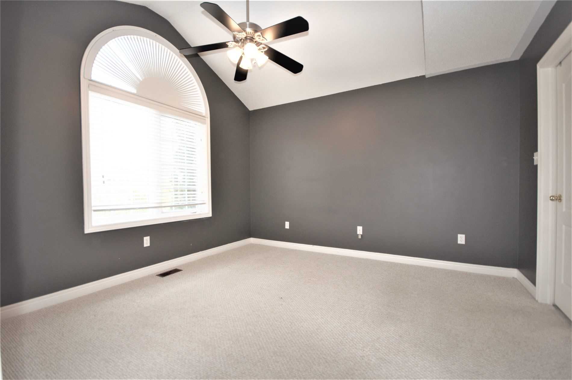 2064 Grand Oak Tr