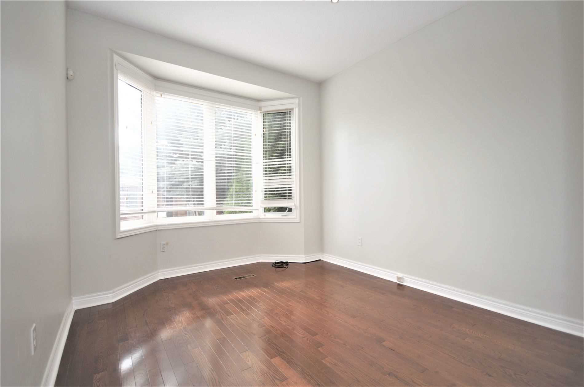 2064 Grand Oak Tr