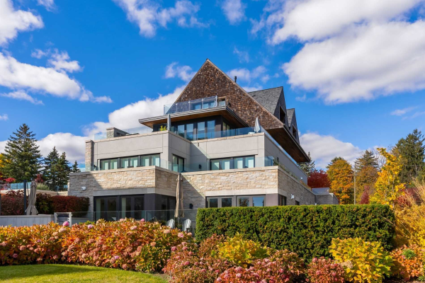10 Maple Grove Dr, Oakville