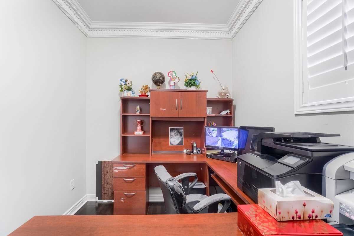 Listing W5812379 - Large Photo # 18