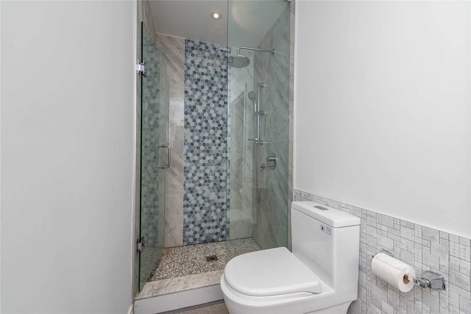 22 Mountainberry Rd E