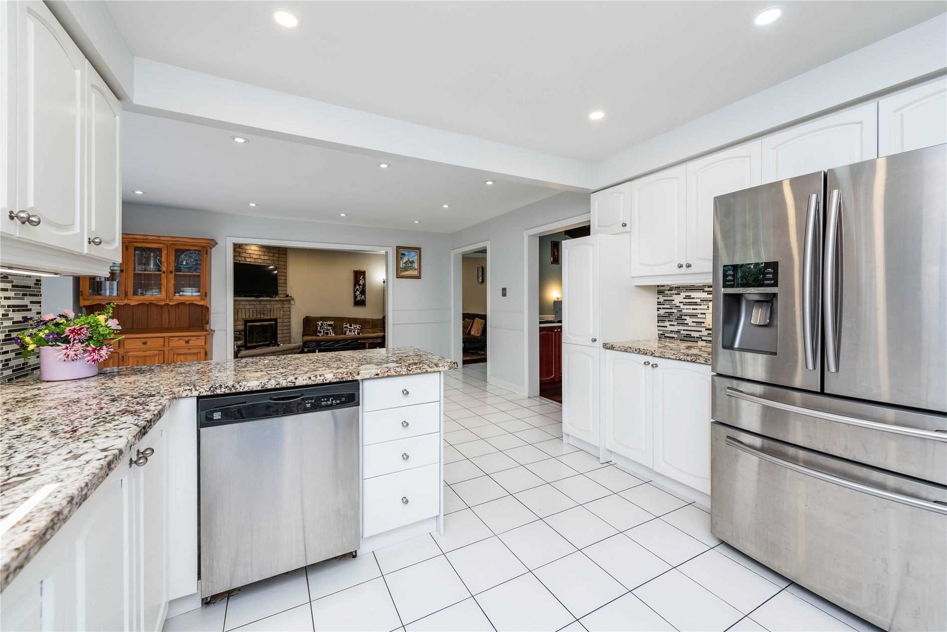 22 Mountainberry Rd E