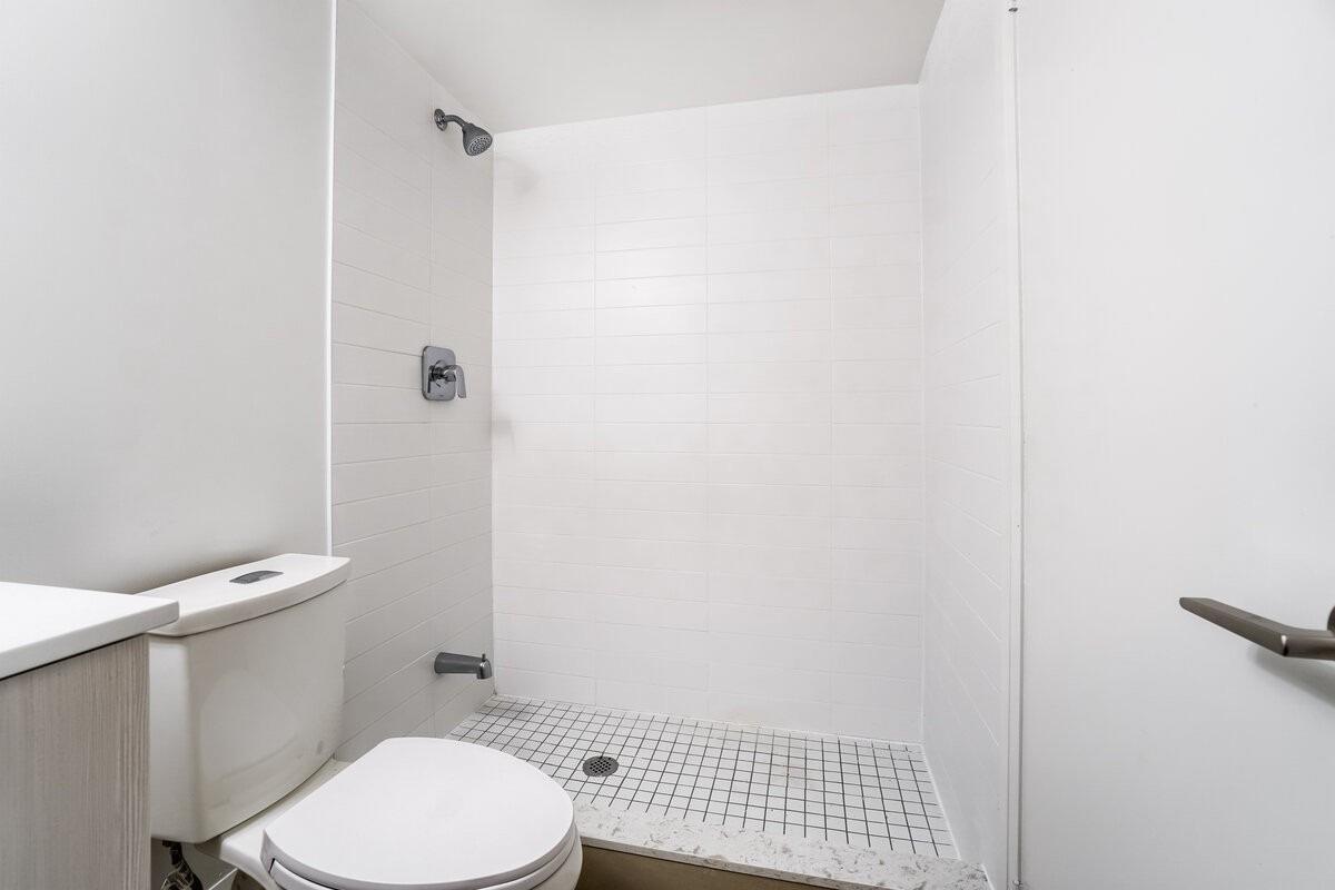 1461 Lawrence Avenue W, #704