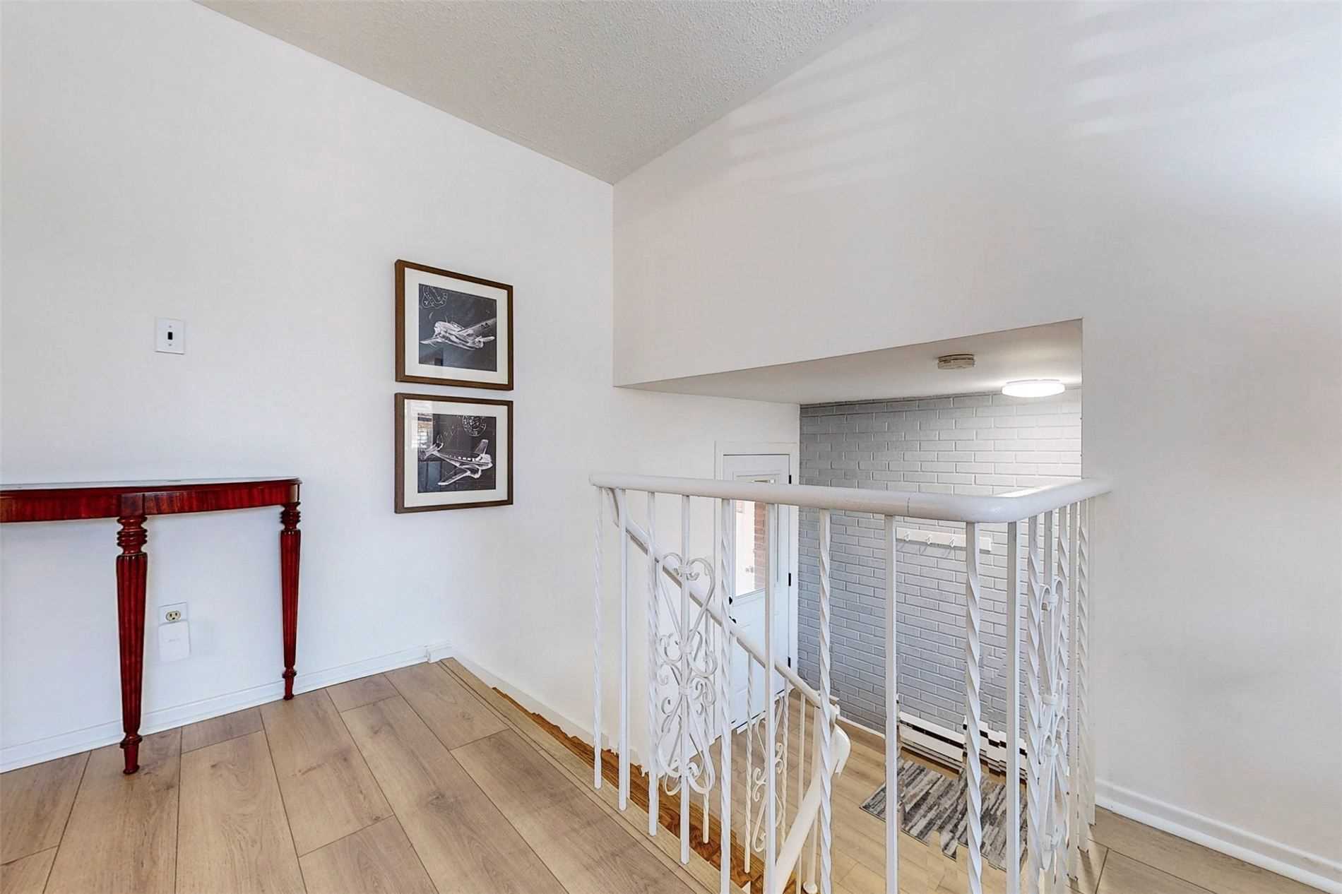 24 Gable Pl