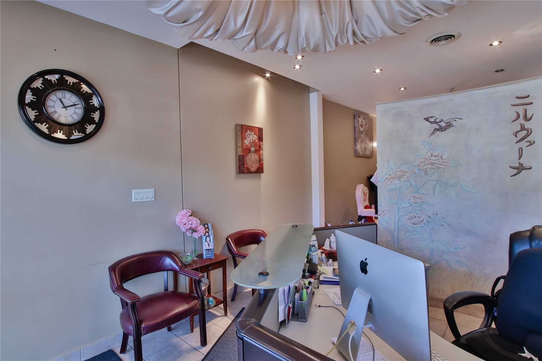 Listing W5818028 - Large Photo # 3