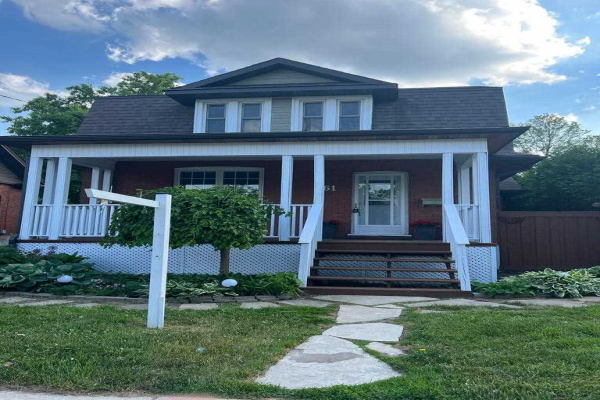 61 West St, Brampton