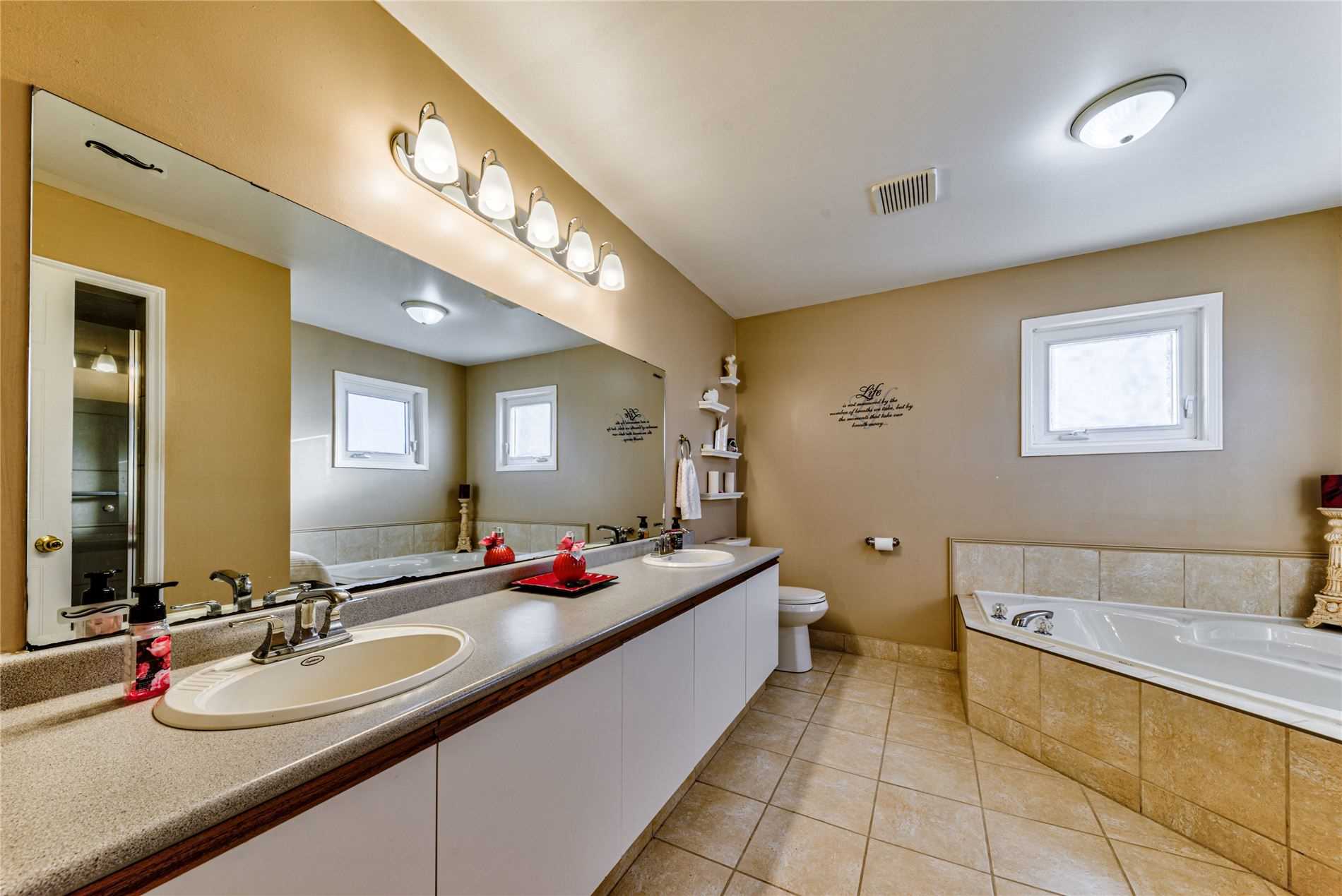 Listing W5820889 - Large Photo # 19
