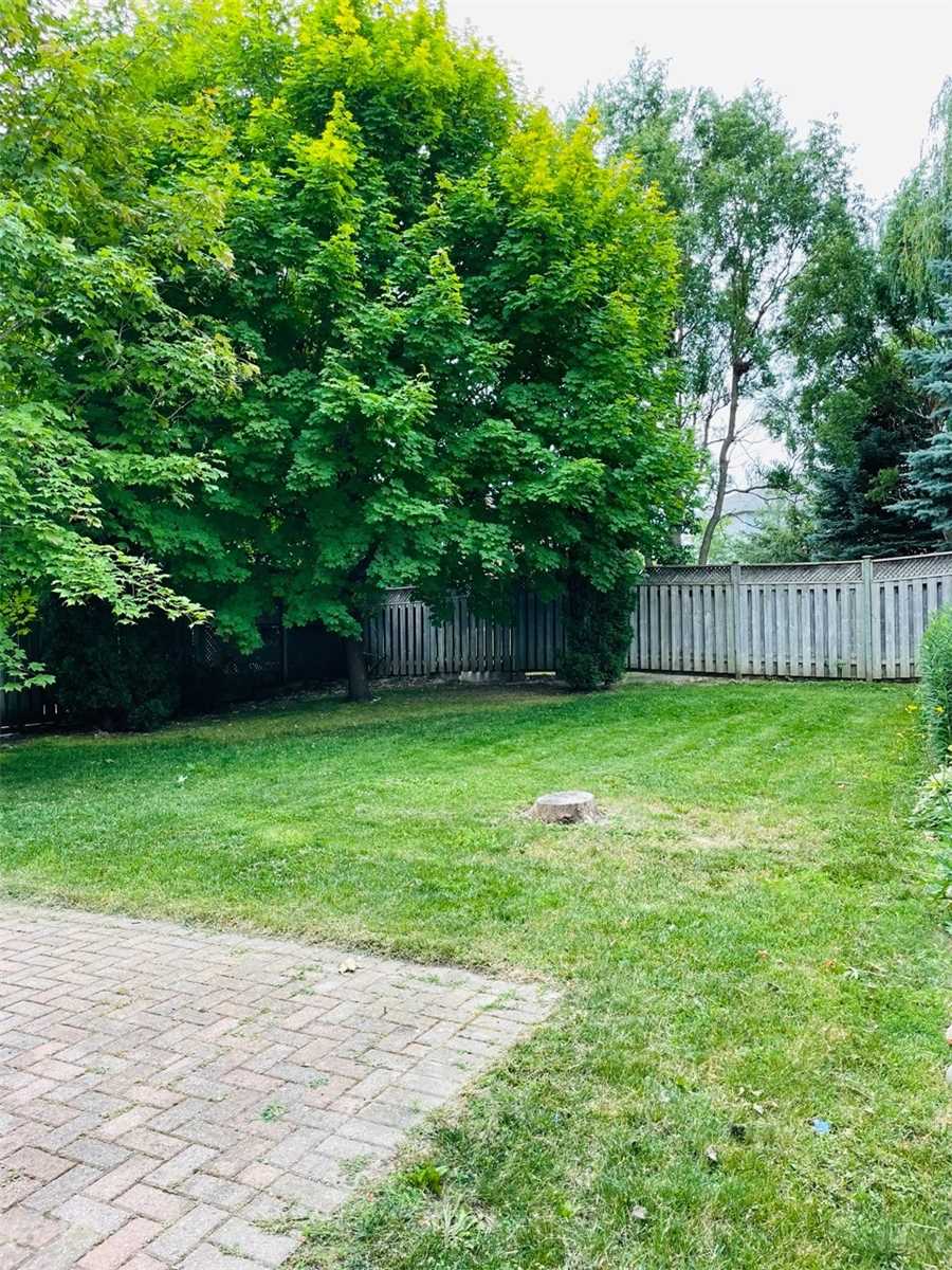 8 Prescott Drive