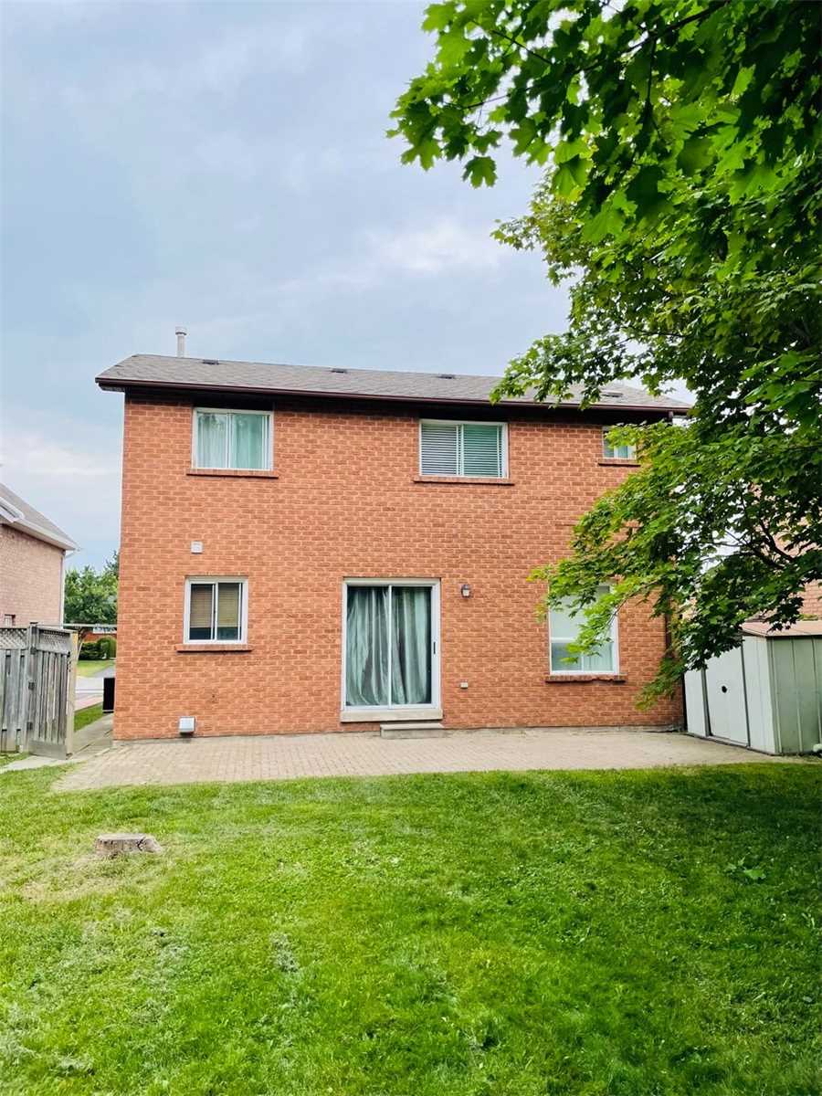 8 Prescott Drive