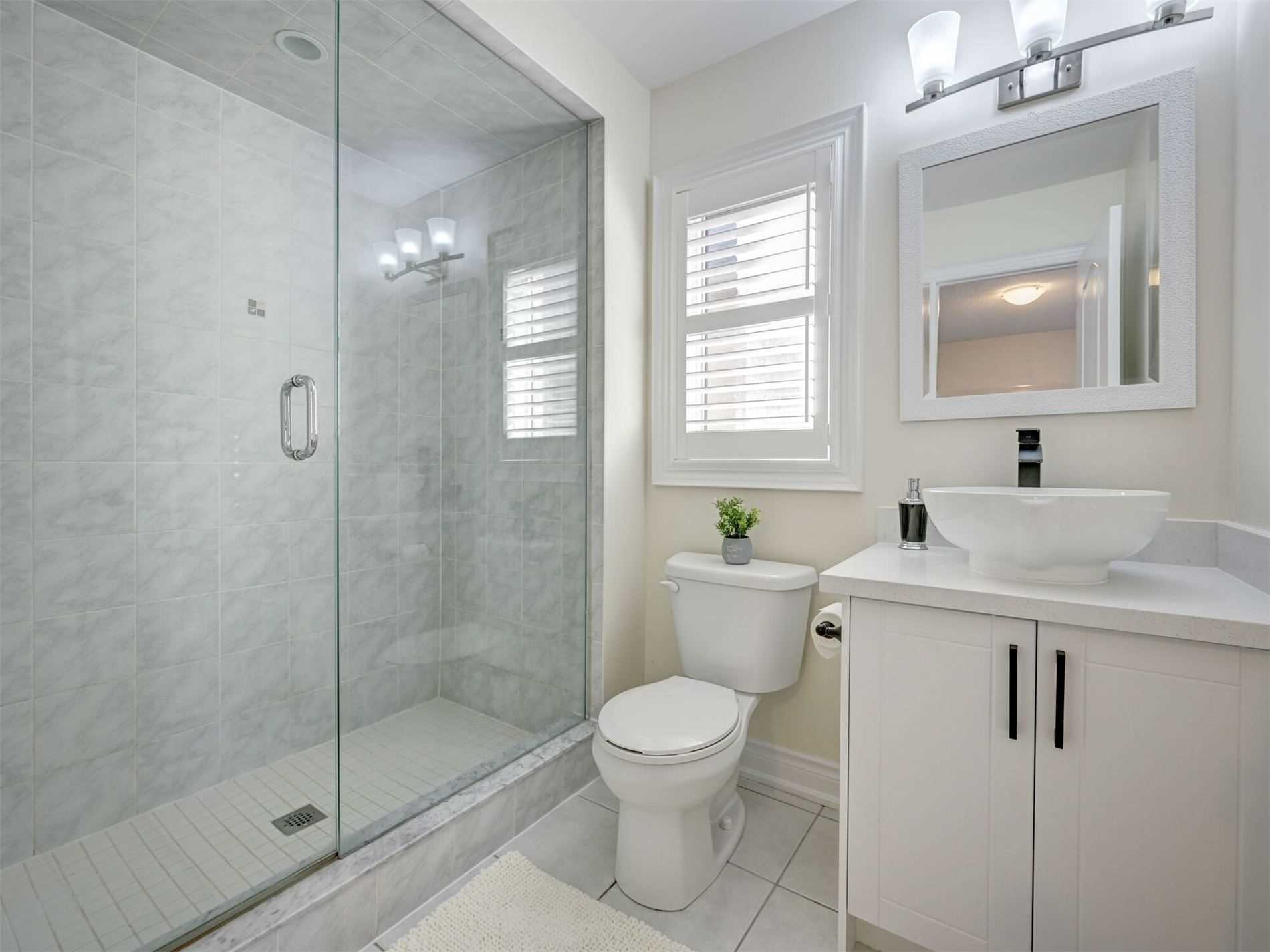 25 Ladbrook Cres