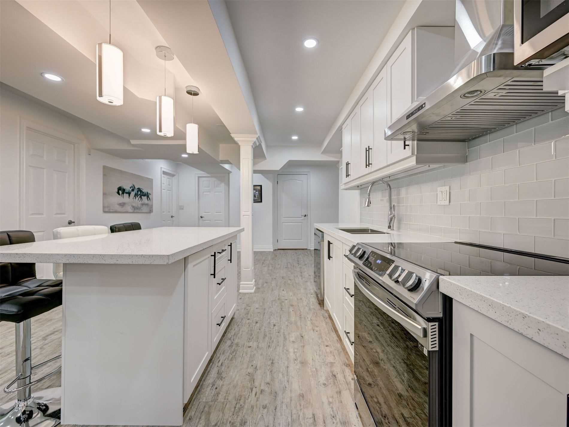 25 Ladbrook Cres
