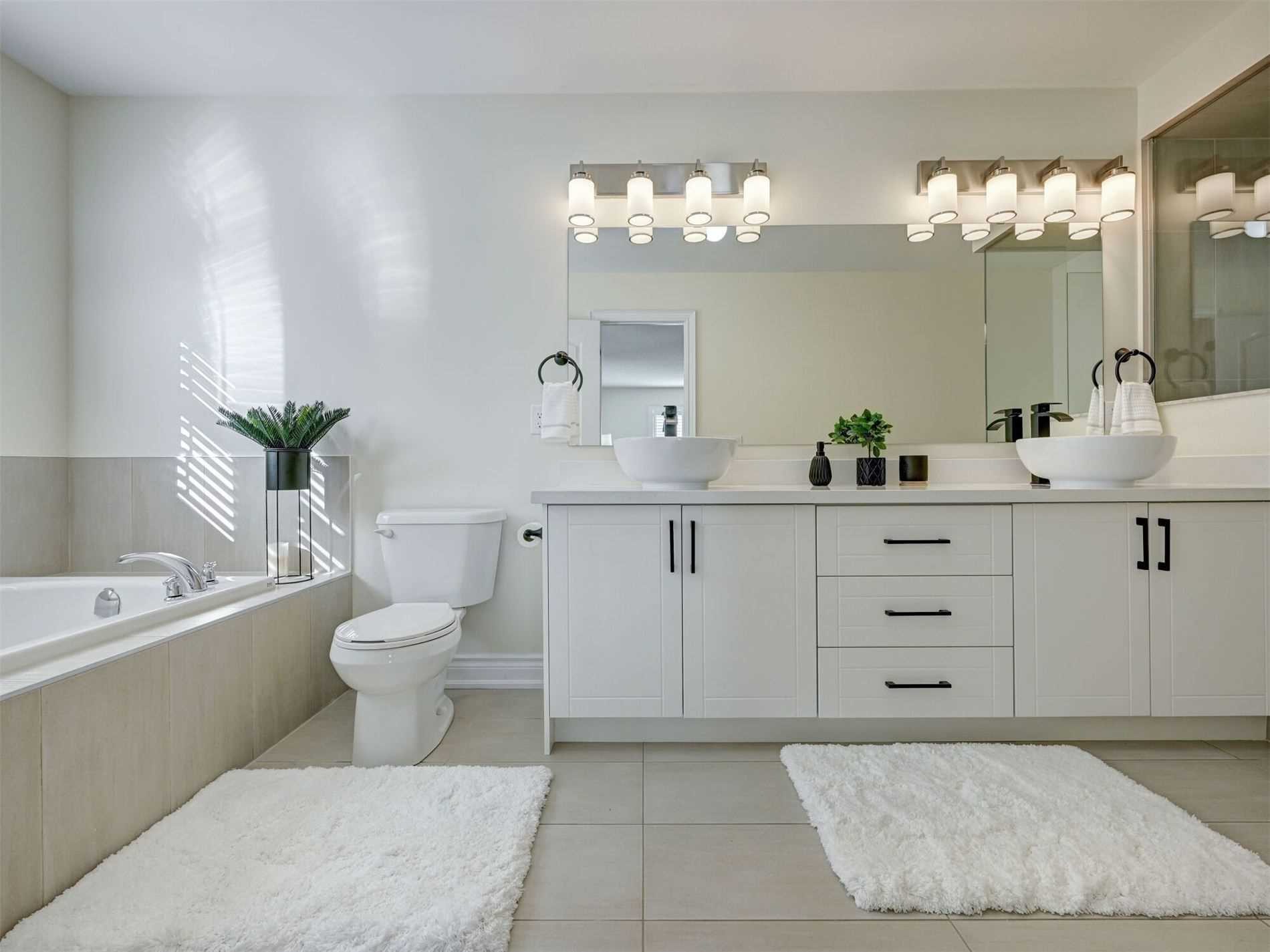 25 Ladbrook Cres