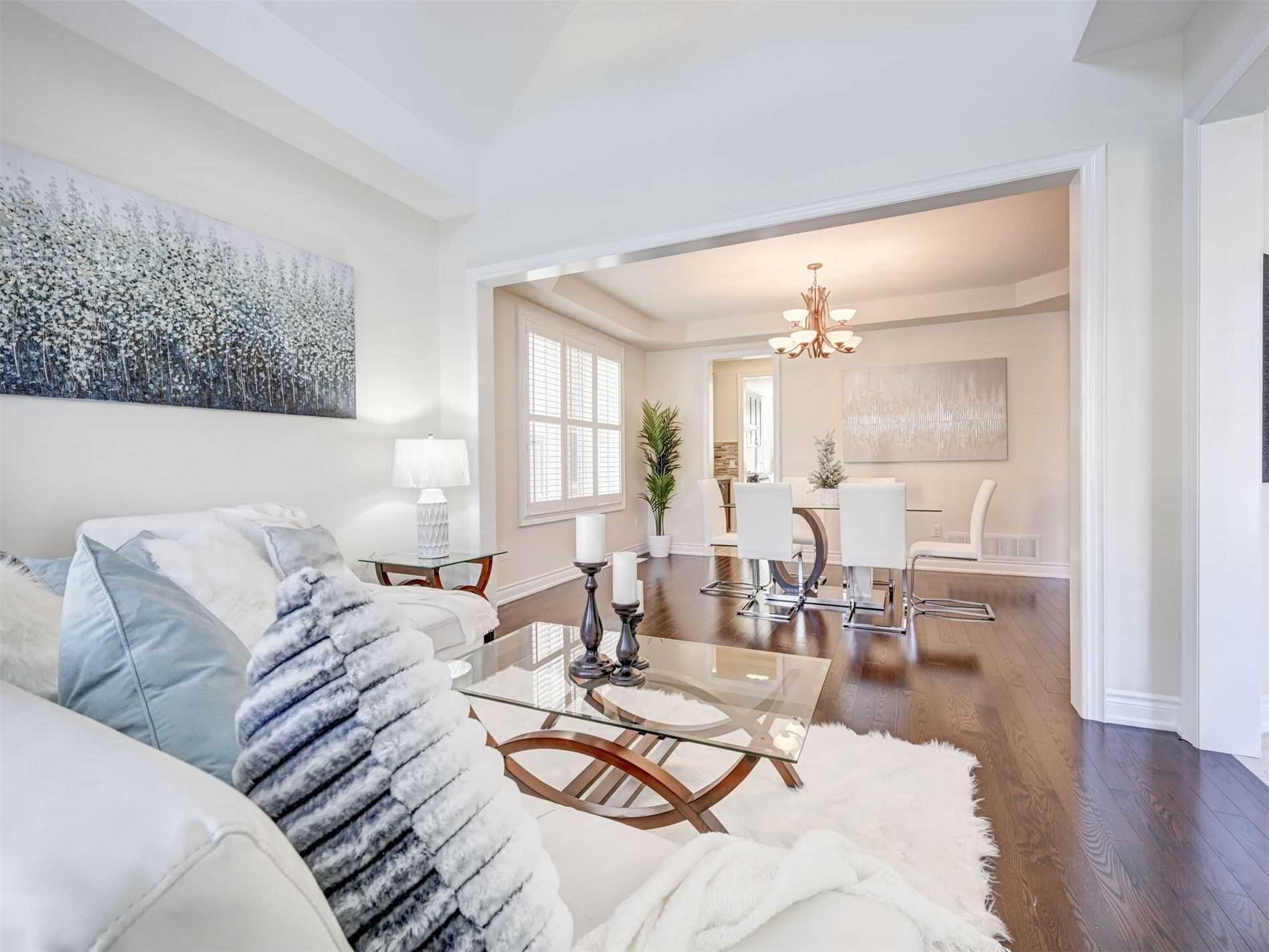 25 Ladbrook Cres