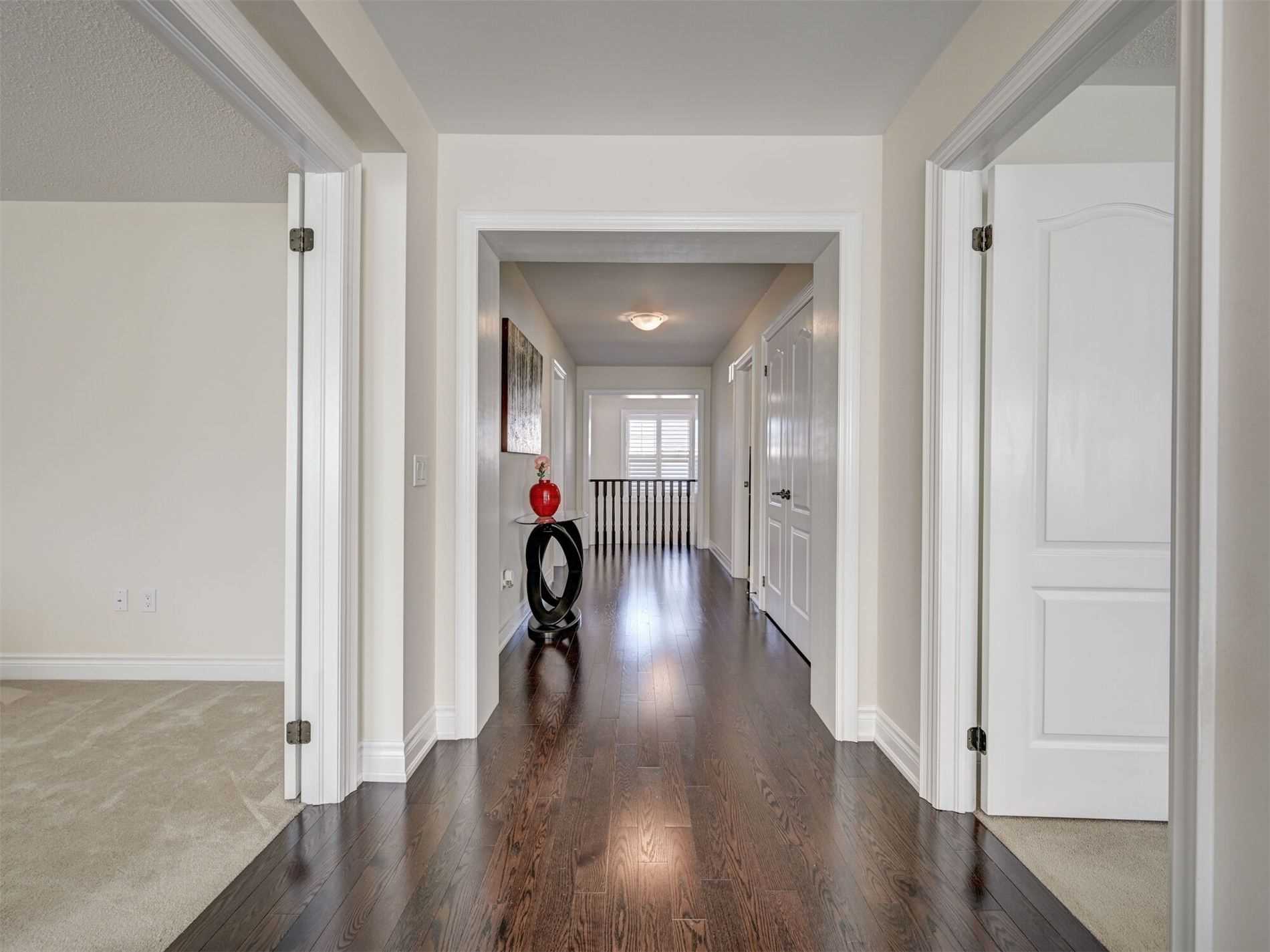 25 Ladbrook Cres
