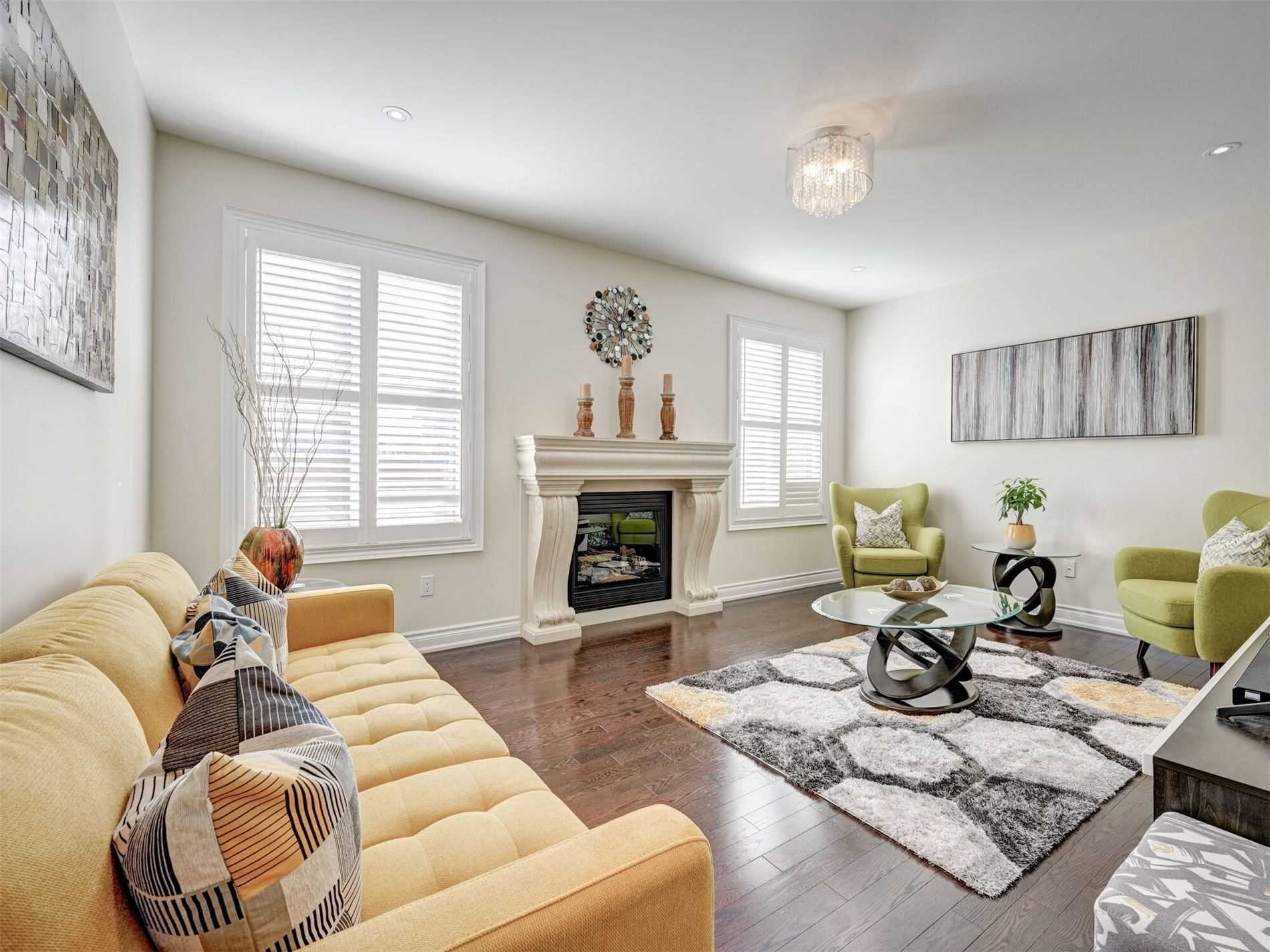25 Ladbrook Cres