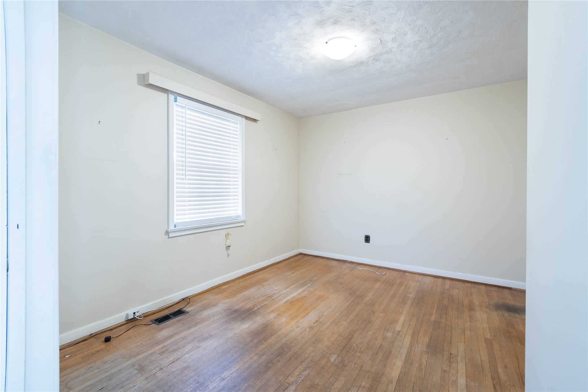 Listing W5822216 - Large Photo # 6