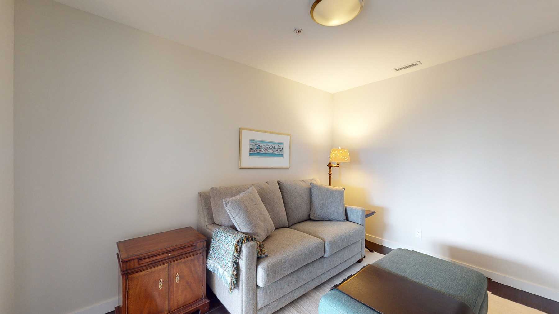 588 Annette Street, #202