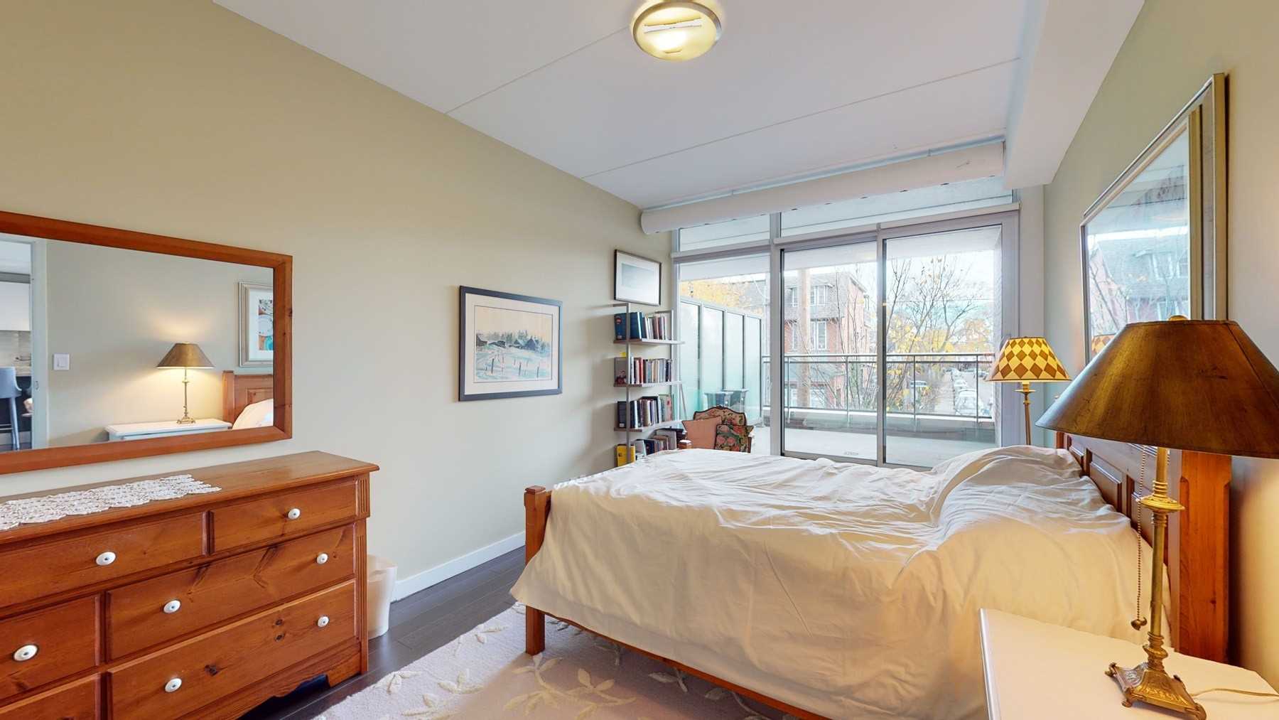 588 Annette Street, #202