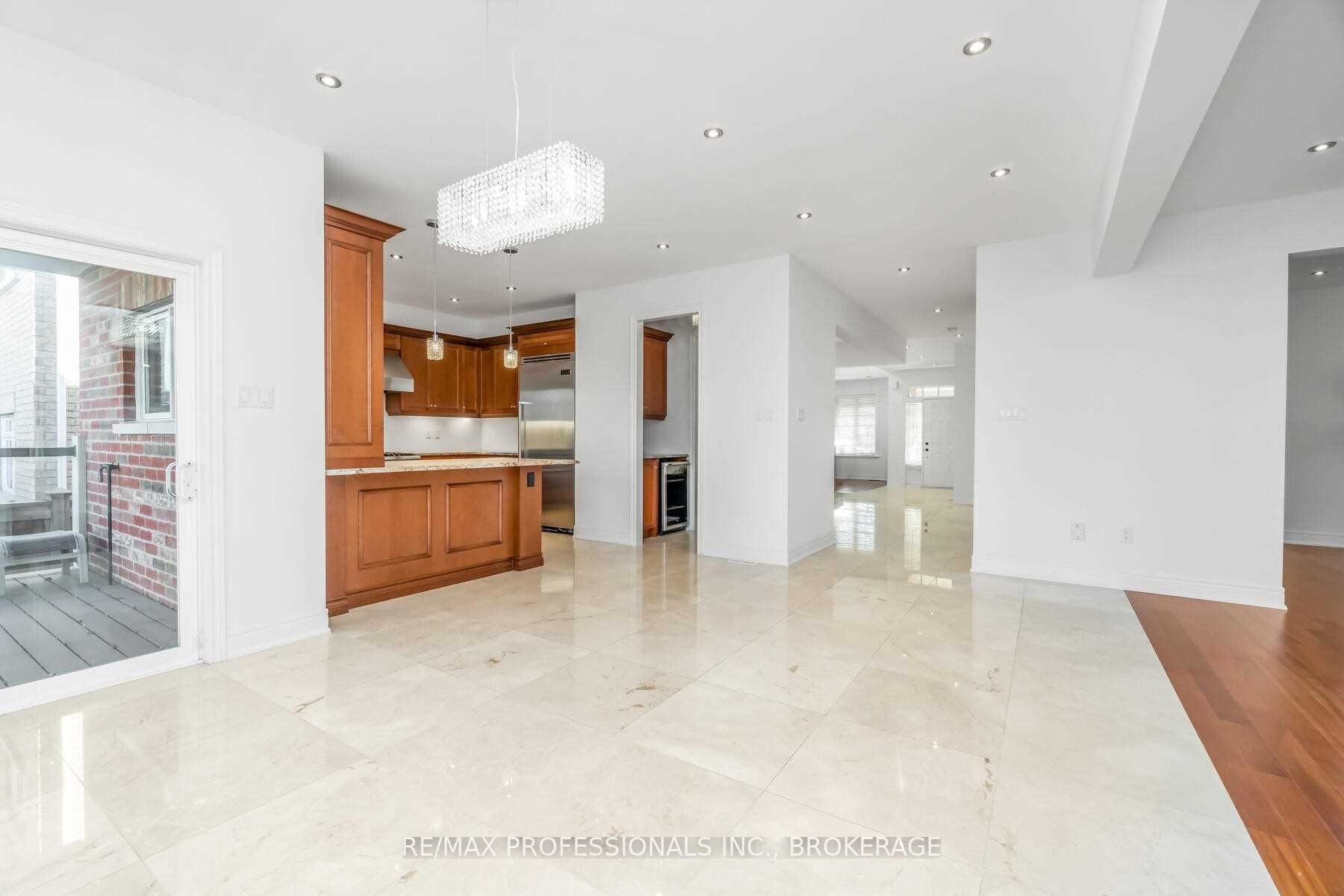 Listing W5825121 - Large Photo # 4