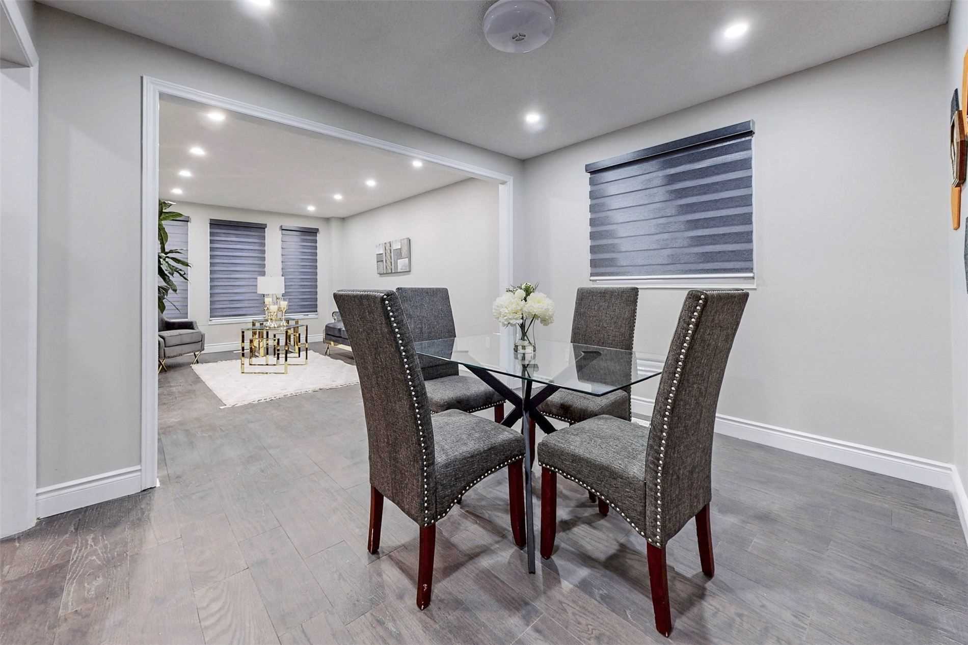 16 Lone Oak Ave