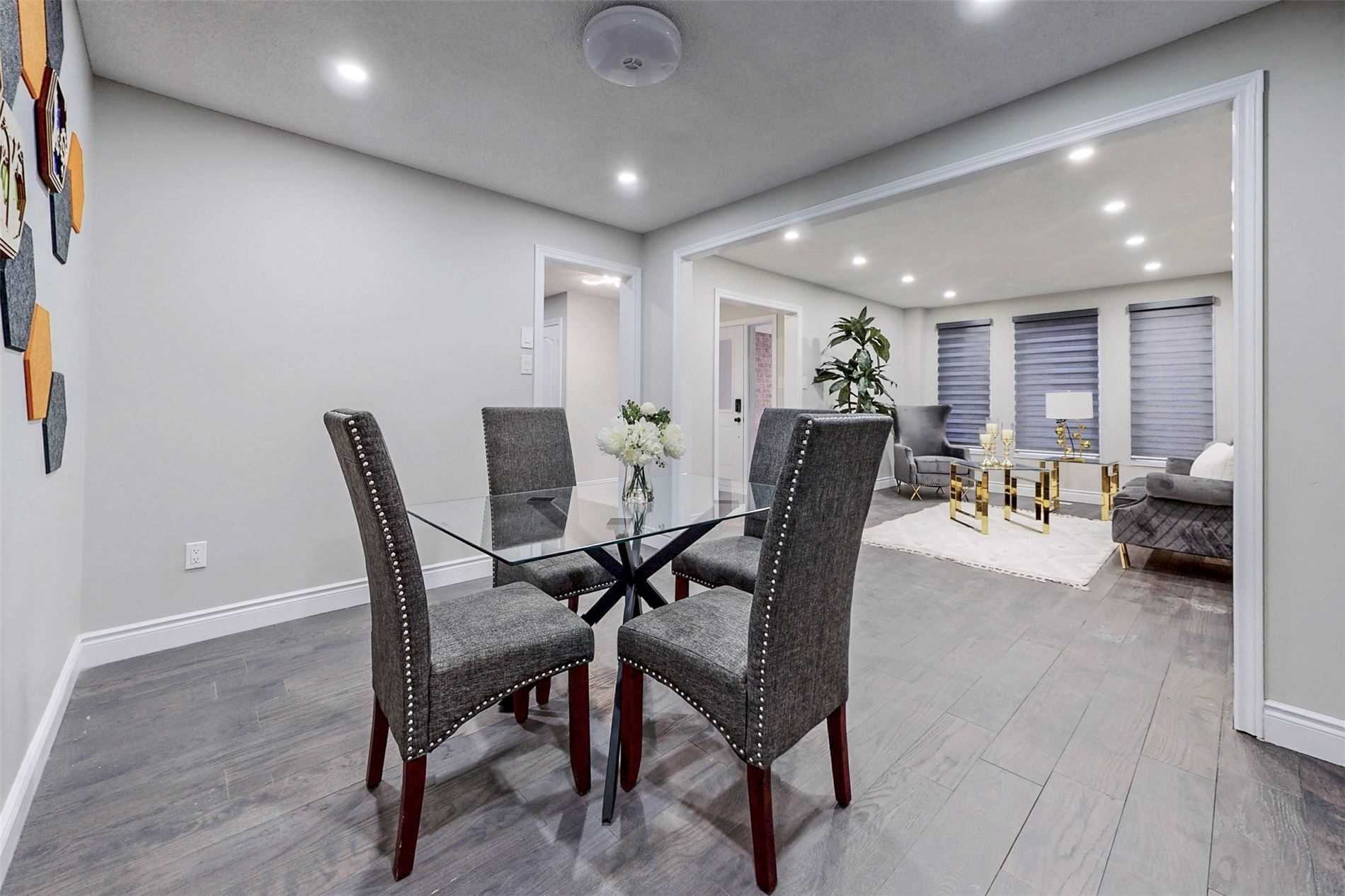 16 Lone Oak Ave