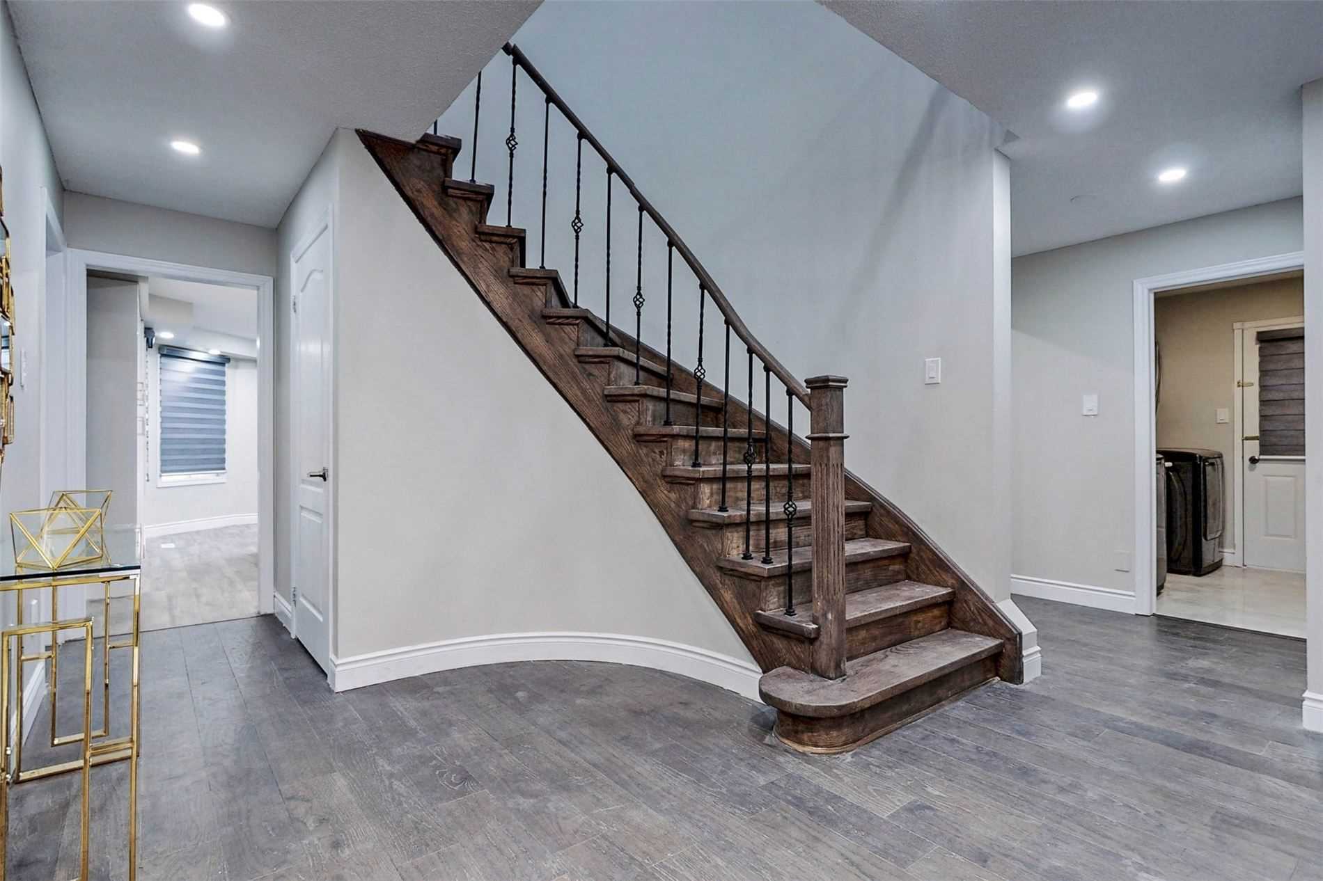 16 Lone Oak Ave