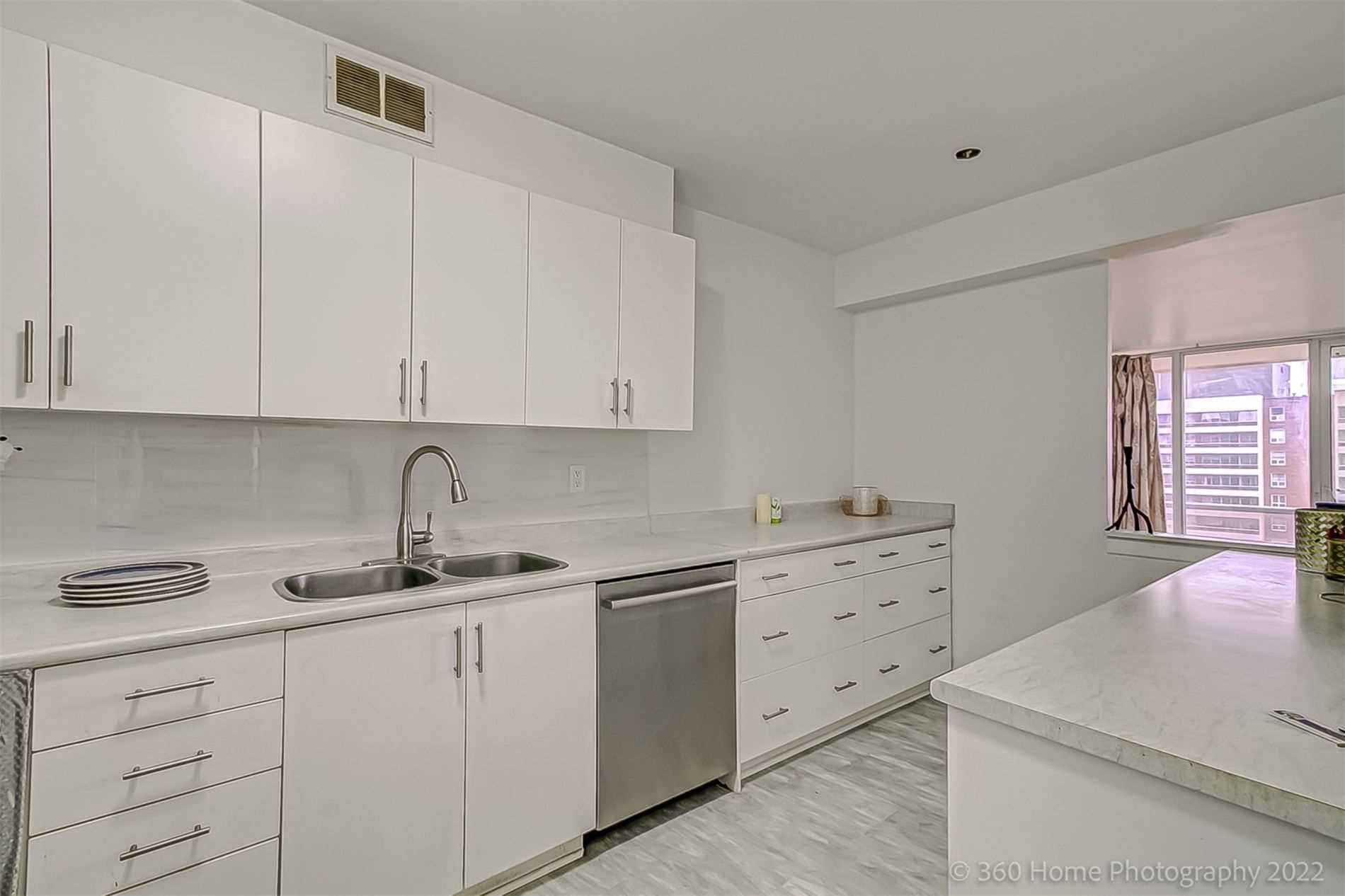 25 Four Winds Dr, #902