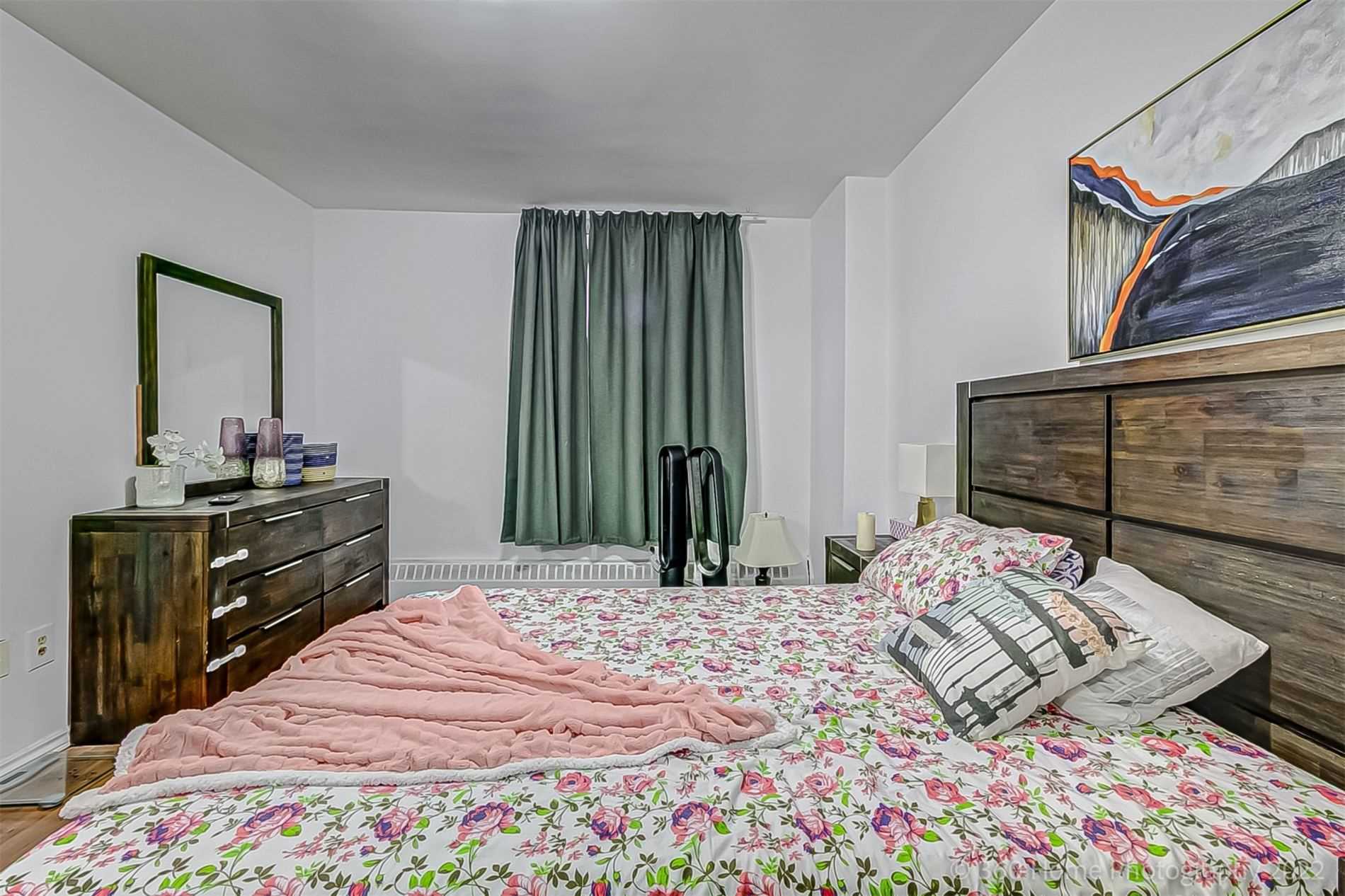 25 Four Winds Dr, #902