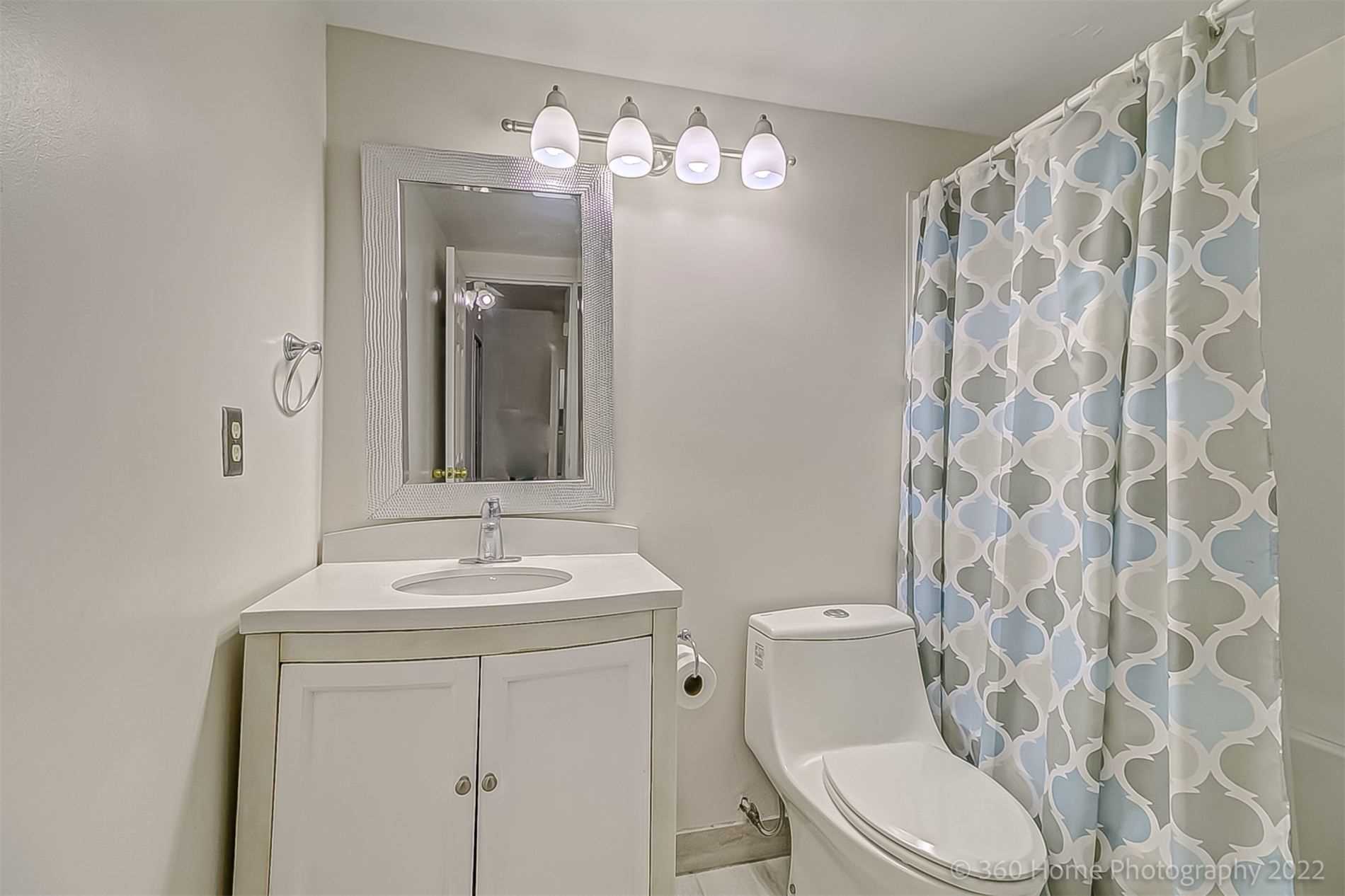 25 Four Winds Dr, #902