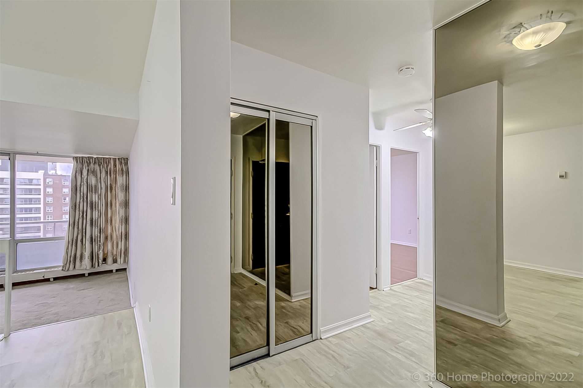 25 Four Winds Dr, #902